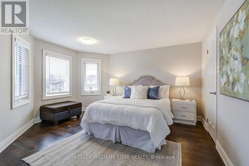 18 Desantis Court, Hamilton, ON - Indoor Photo Showing Bedroom