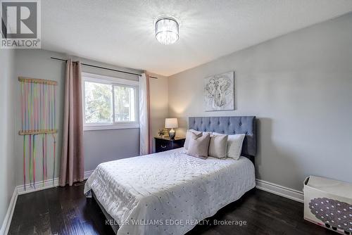 18 Desantis Court, Hamilton, ON - Indoor Photo Showing Bedroom