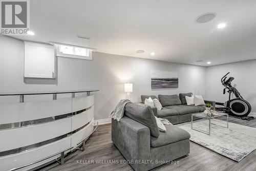 18 Desantis Court, Hamilton, ON - Indoor