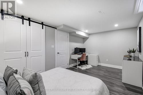 18 Desantis Court, Hamilton, ON - Indoor Photo Showing Bedroom
