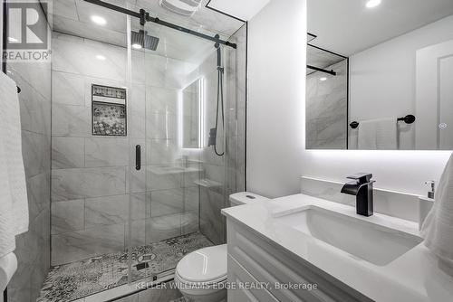 18 Desantis Court, Hamilton, ON - Indoor Photo Showing Bathroom