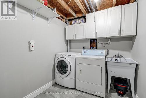 18 Desantis Court, Hamilton, ON - Indoor Photo Showing Laundry Room