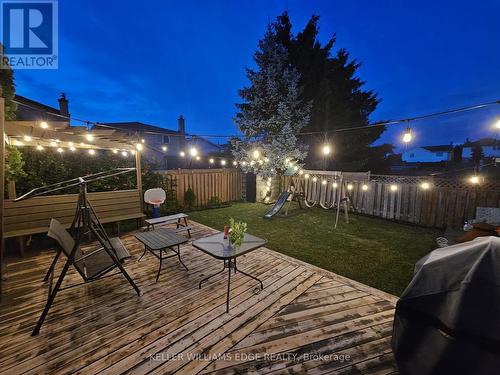 18 Desantis Court, Hamilton, ON - Outdoor