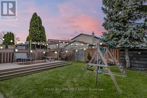 18 Desantis Court, Hamilton, ON - Outdoor