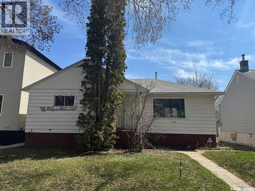 1318 B Avenue N, Saskatoon, SK - Outdoor