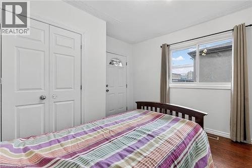 96 Wentworth Street N, Hamilton, ON - Indoor Photo Showing Bedroom
