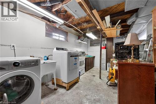 96 Wentworth Street N, Hamilton, ON - Indoor Photo Showing Laundry Room