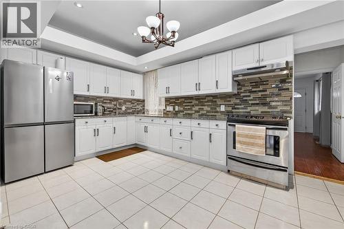 96 Wentworth Street N, Hamilton, ON - Indoor Photo Showing Kitchen With Upgraded Kitchen