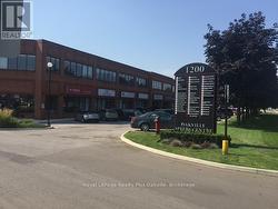 32 - 1200 SPEERS ROAD  Oakville (Qe Queen Elizabeth), ON L6L 2X4