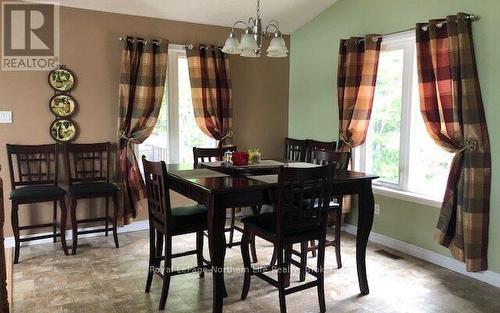 1055E Argo Run, Mattawan, ON - Indoor Photo Showing Dining Room