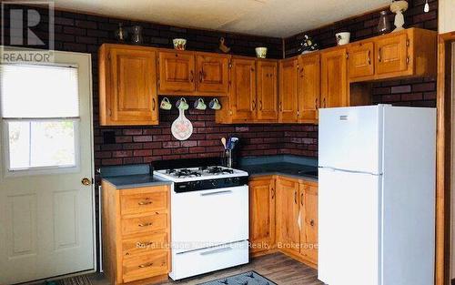 1055E Argo Run, Mattawan, ON - Indoor Photo Showing Kitchen