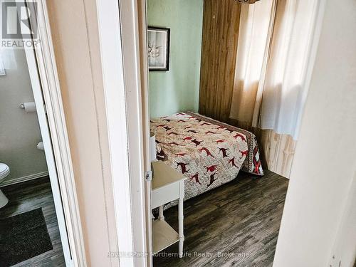 1055E Argo Run, Mattawan, ON - Indoor Photo Showing Bedroom