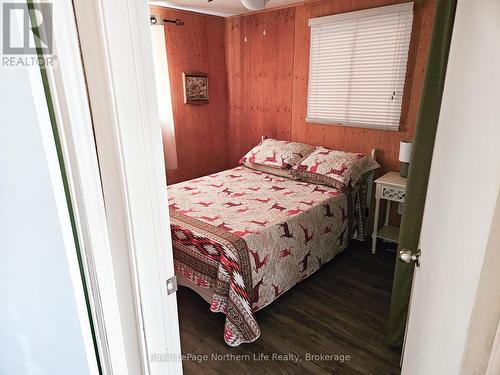 1055E Argo Run, Mattawan, ON - Indoor Photo Showing Bedroom