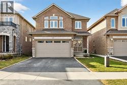 49 NARBONNE Crescent Stoney Creek, ON L8J 0J7
