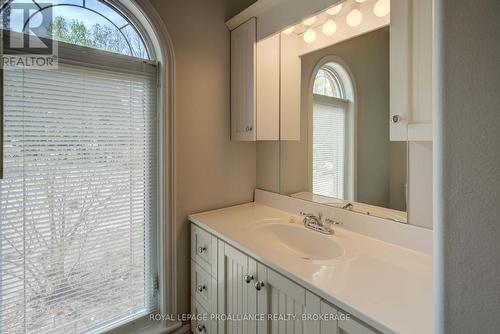 1133 Sassy Tree Lane, Frontenac (Frontenac South), ON - Indoor Photo Showing Bathroom