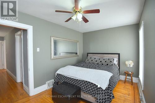 56 Kinrade Avenue, Hamilton, ON - Indoor Photo Showing Bedroom