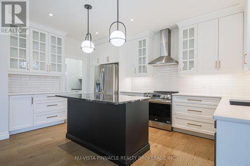 1932 Trailsway Drive, London South (South B), ON - Indoor Photo Showing Kitchen With Upgraded Kitchen
