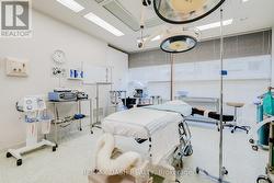 1 - 66 AVENUE ROAD Toronto, ON M5R 3N8