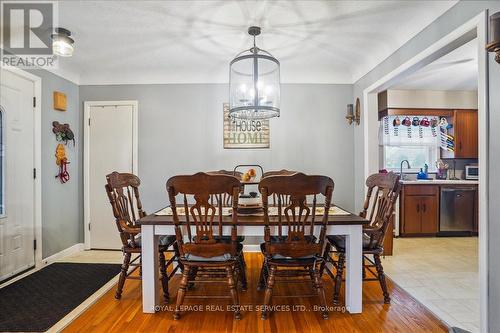 391 East 16Th Street, Hamilton, ON - Indoor Photo Showing Dining Room