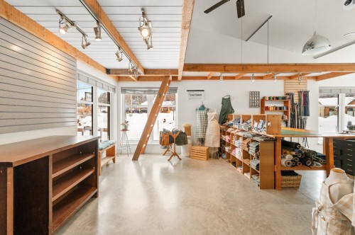 Commerce - 1055  - 1057 Route 117, Val-David, QC - Indoor