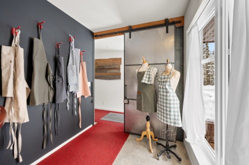 Commerce - 1055  - 1057 Route 117, Val-David, QC - Indoor Photo Showing Other Room