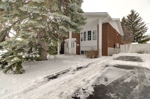 3675 Rue Noisy  Brossard, QC J4Y 1Z4