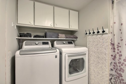 Salle de bains - 71 61E Avenue, Saint-Eustache, QC - Indoor Photo Showing Laundry Room