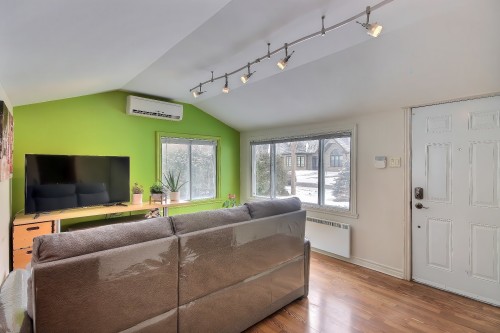 Salon - 71 61E Avenue, Saint-Eustache, QC - Indoor Photo Showing Living Room