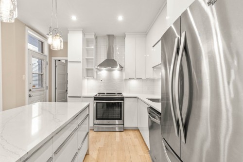 Kitchen - 4017 Rue De Mentana, Montréal (Le Plateau-Mont-Royal), QC - Indoor Photo Showing Kitchen With Upgraded Kitchen