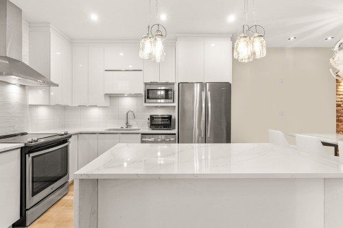 Kitchen - 4017 Rue De Mentana, Montréal (Le Plateau-Mont-Royal), QC - Indoor Photo Showing Kitchen With Upgraded Kitchen