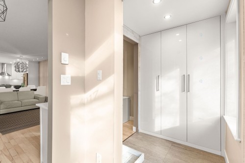 Mud Room - 4017 Rue De Mentana, Montréal (Le Plateau-Mont-Royal), QC - Indoor Photo Showing Other Room