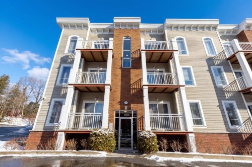 Façade - A2-50 Rue Lower Maple, Hudson, QC - Outdoor With Balcony With Facade