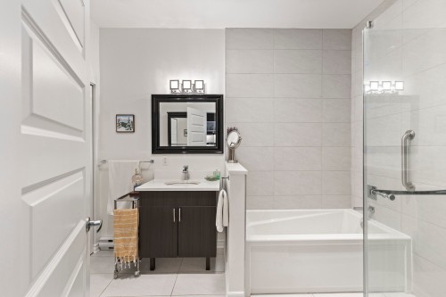 Salle de bains - A2-50 Rue Lower Maple, Hudson, QC - Indoor Photo Showing Bathroom