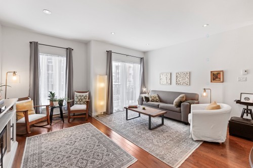 Salon - A2-50 Rue Lower Maple, Hudson, QC - Indoor Photo Showing Living Room