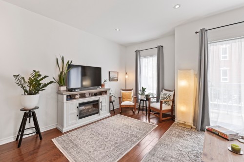 Salon - A2-50 Rue Lower Maple, Hudson, QC - Indoor