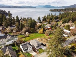 10956 Chalet Rd North Saanich, BC V8L 5N8