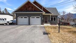 1016 29th Avenue Cranbrook, BC V1C 3K7