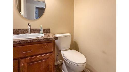 1016 29Th Avenue, Cranbrook, BC - Indoor Photo Showing Bathroom