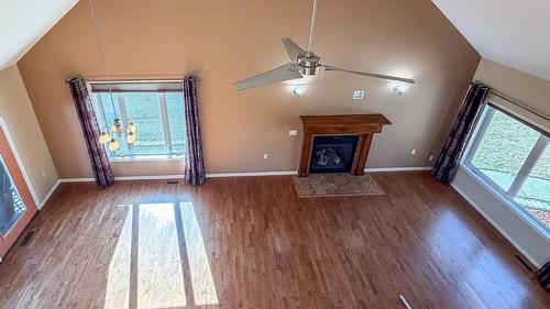 1016 29Th Avenue, Cranbrook, BC - Indoor With Fireplace