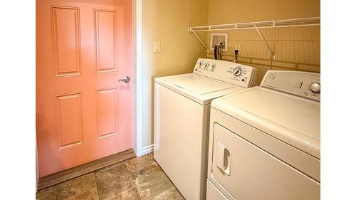 1016 29Th Avenue, Cranbrook, BC - Indoor Photo Showing Laundry Room