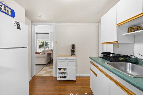 53 Spokane Street, Kimberley, BC - Indoor Photo Showing Kitchen