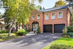 1852 SHERWOOD FORREST CIRCLE  Mississauga, ON L5K 2E7