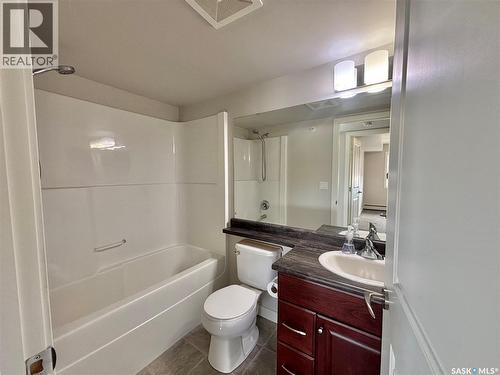 302 333 Morrison Drive, Yorkton, SK - Indoor Photo Showing Bathroom