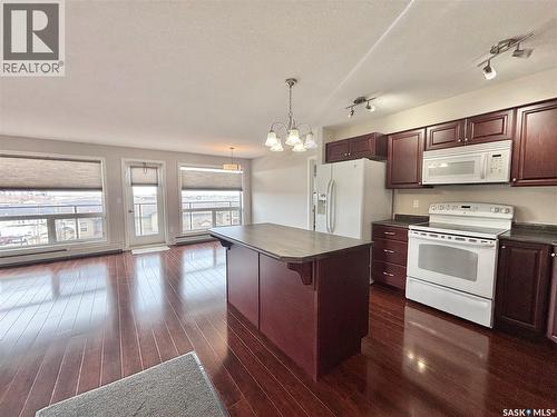 302 333 Morrison Drive, Yorkton, SK - Indoor Photo Showing Kitchen