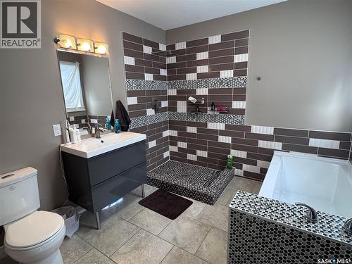 237 Eagle Point Drive, La Ronge, SK - Indoor Photo Showing Bathroom