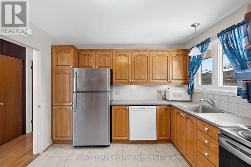 808 Nicholson Avenue, Ottawa, ON - Indoor Photo Showing Kitchen