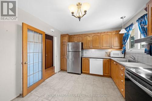 808 Nicholson Avenue, Ottawa, ON - Indoor Photo Showing Kitchen