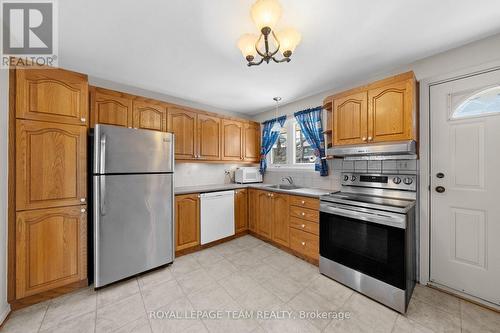 808 Nicholson Avenue, Ottawa, ON - Indoor Photo Showing Kitchen