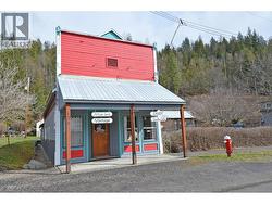 124 LAKE Avenue Silverton, BC V0G 1S0