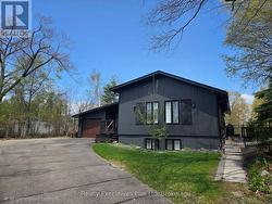 24 BIRCH GROVE DRIVE Oro-Medonte (Horseshoe Valley), ON L4M 4Y8